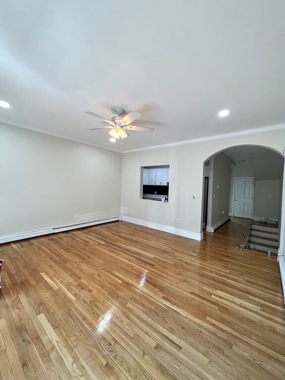 Foto del edificio - 241 W 5th St