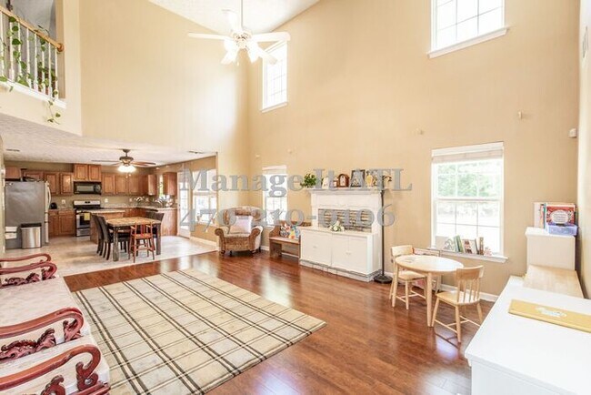 Foto del edificio - Charming 4-Bedroom Home for Rent in Prime ...