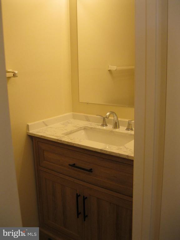 Foto del edificio - 8171 Fenwick Ct