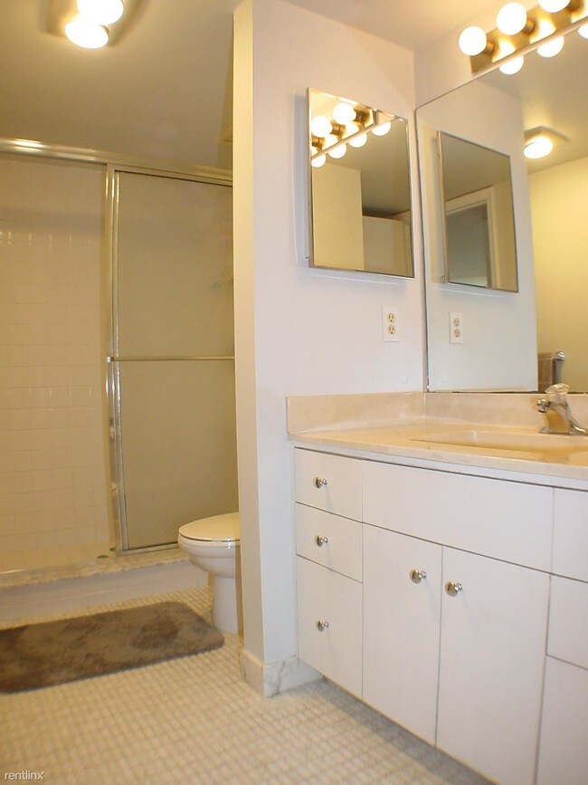 Foto del edificio - 1 br, 1 bath Apartment - 7 Royal Palm Way