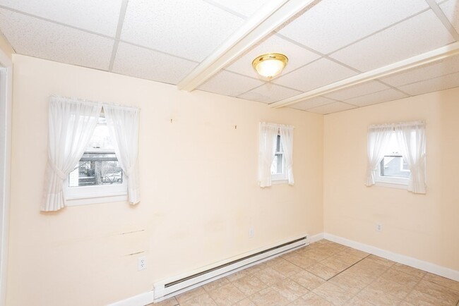 Building Photo - 40 N Franklin St