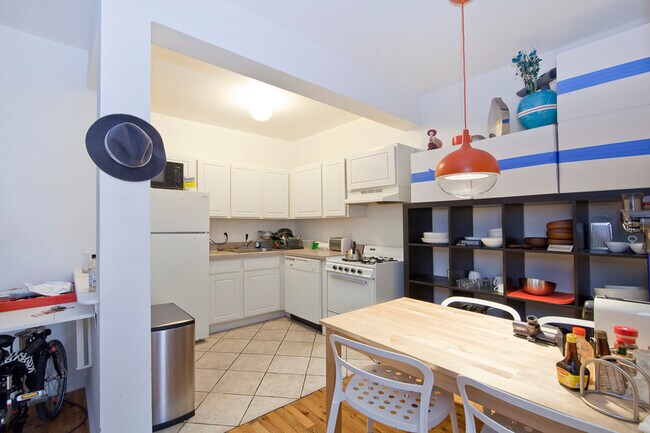 Foto del edificio - 509 E 12th St