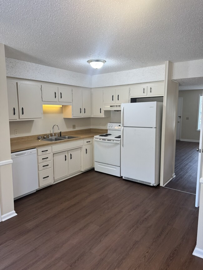 Building Photo - 7482 Harrow Dr
