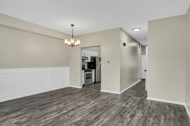 Foto del edificio - 1625 Woodcrest Cir