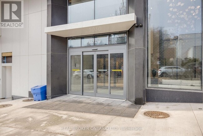 Building Photo - 2020 Bathurst St
