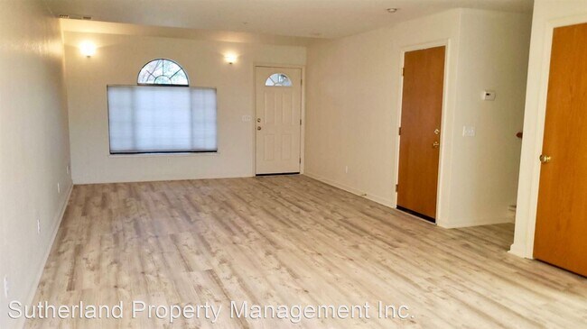 Foto del edificio - 3 br, 2 bath House - 260 Hoffman Avenue
