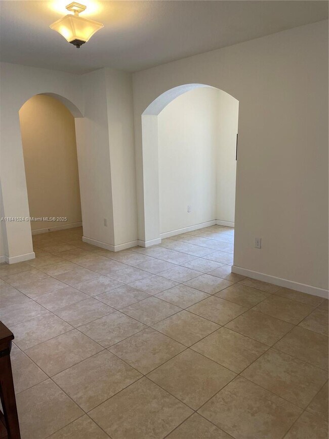 Building Photo - 15340 SW 176th Ln