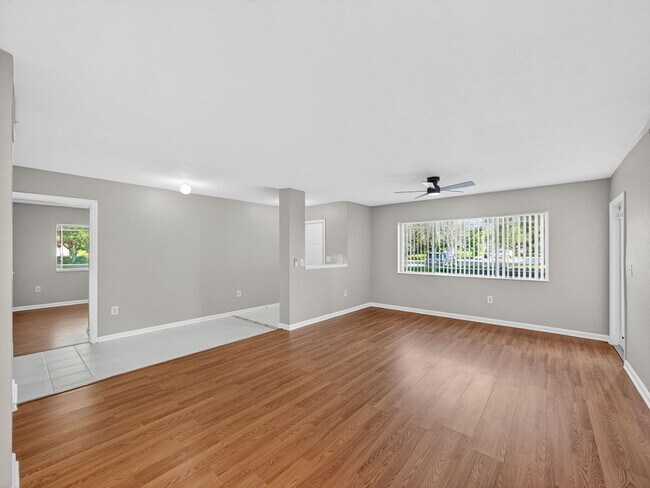 Foto del edificio - 121 SW Palm Dr