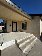 Building Photo - 2209 Chester Ln