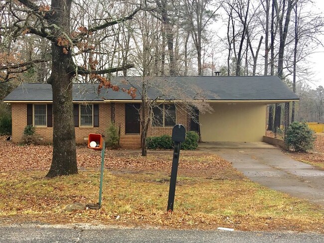 Building Photo - Clarke Co. - Athens, GA Huntington Ct - 3 ...