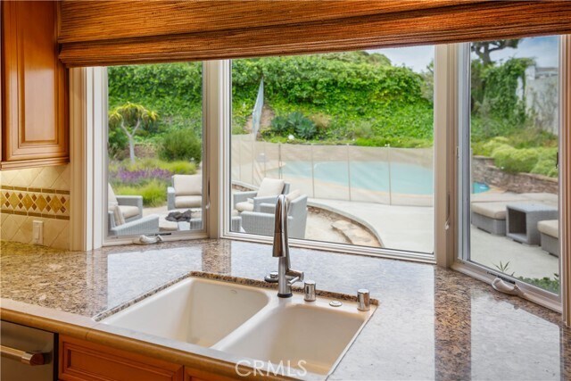 Foto del edificio - 3620 Seabreeze Ln