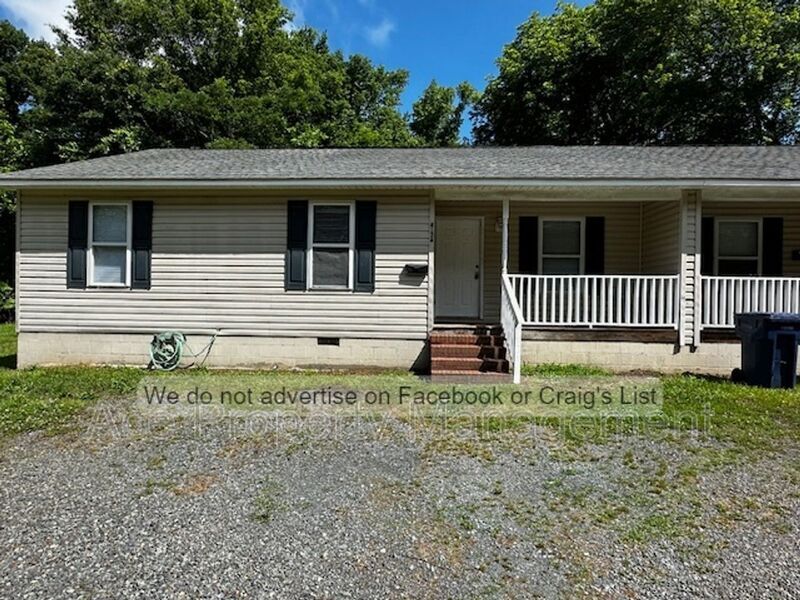 Primary Photo - 413 Maple Ave