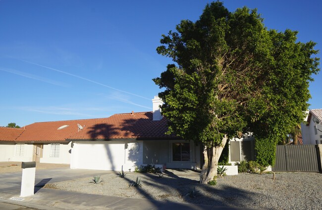 Building Photo - 28600 Avenida Duquesa