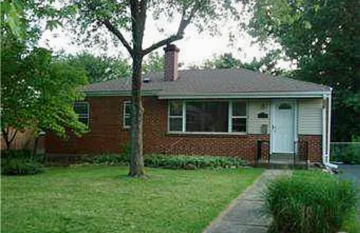 Primary Photo - 1221 Buck Ave