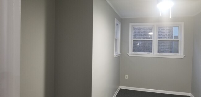 Bedroom - 1938 N Tripp Ave