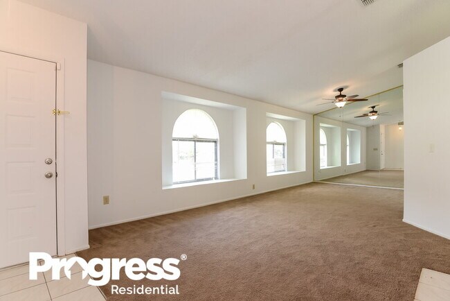 Foto del edificio - 1124 Blufield Ave