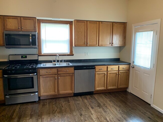 Foto del edificio - 3627 Ridge Rd