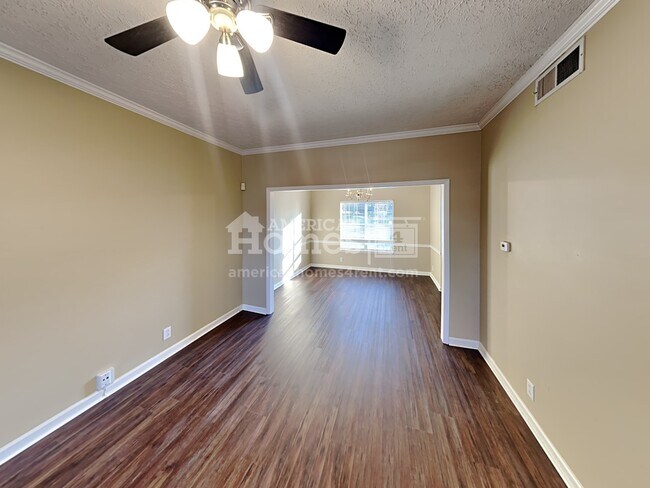 Foto del edificio - 2339 Surrey Ln