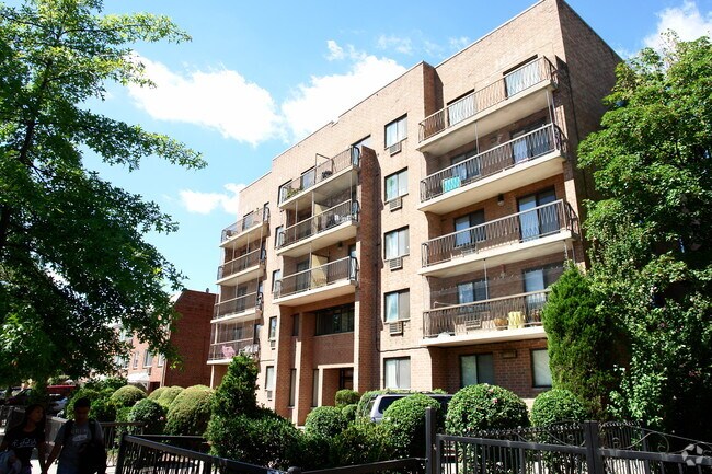 Building Photo - Barclay Terrace