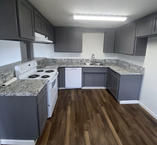 Foto del edificio - 5712 Stockdale Hwy