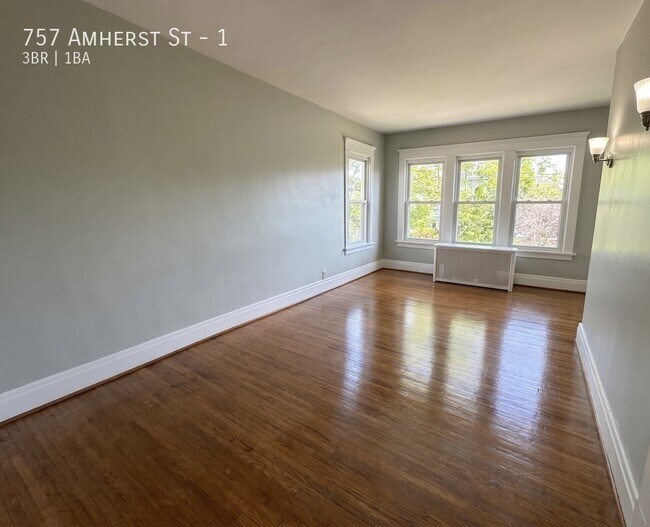 Foto del edificio - 757 Amherst St