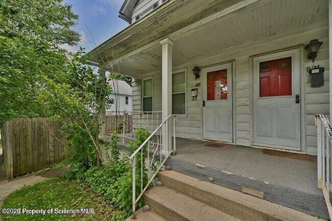 Foto del edificio - 819 Delaware St