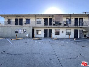 Building Photo - 1016 W 109th Pl