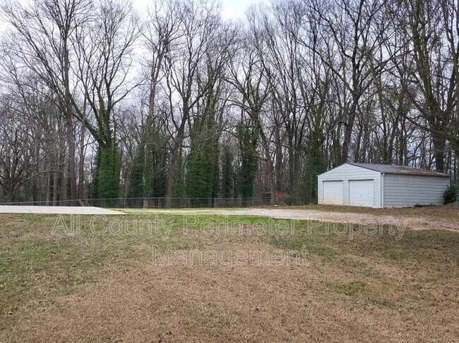 Foto del edificio - 653 Glenn Gee Rd