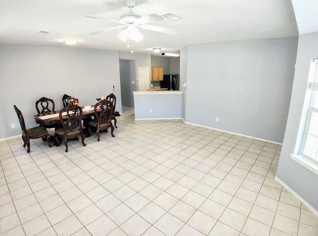 Building Photo - 104 Tarango Ln