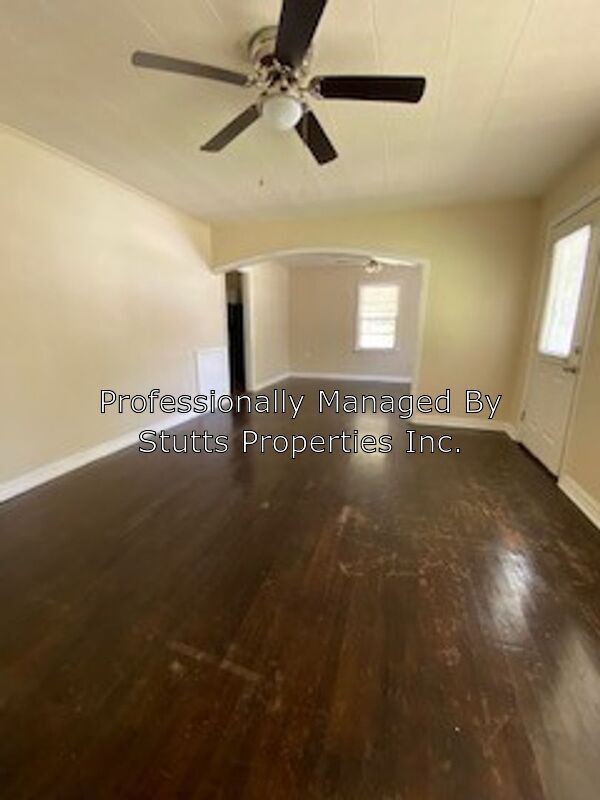 Building Photo - 1302 Elm St