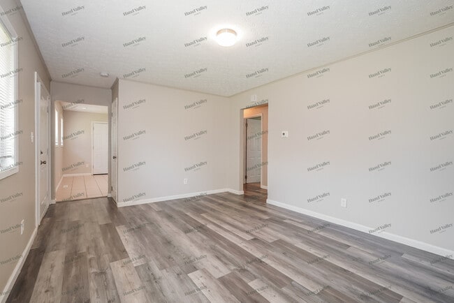 Building Photo - 3871 Laguna Dr