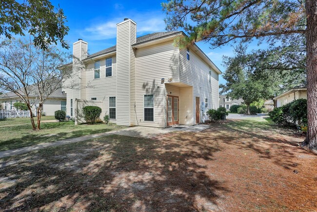 Foto del edificio - 3 bedroom 2.5 bath townhome in Carriage Sq...