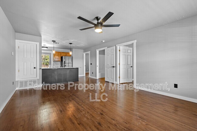 Building Photo - 825 N Leverett Ave