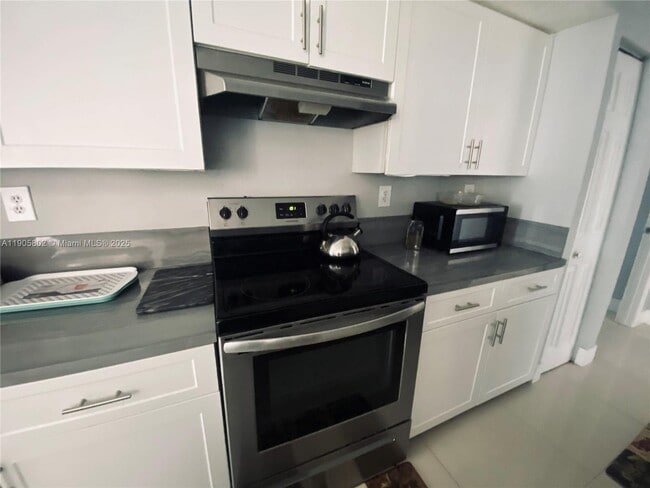 Building Photo - 11601 SW 2nd St