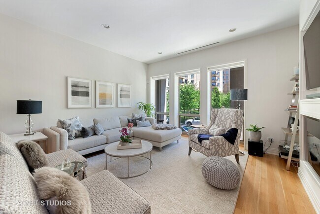 Foto del edificio - 422 W Deming Pl