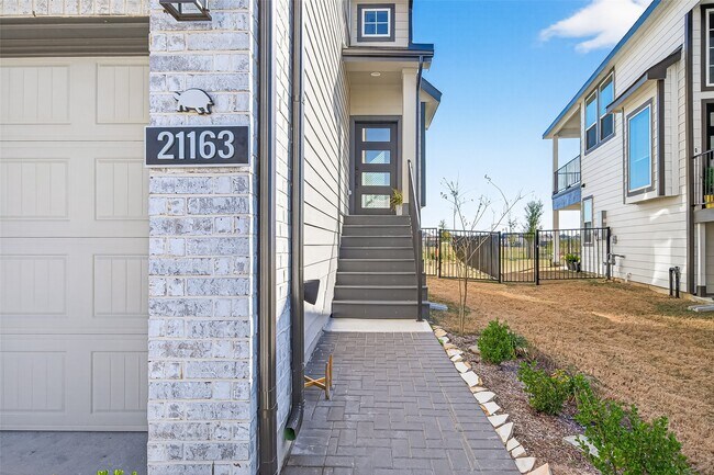 Building Photo - 21163 Medina River Dr