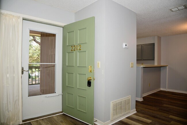 Building Photo - 55 Bay Dr