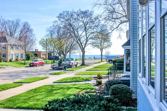 Building Photo - 303 Wolff St