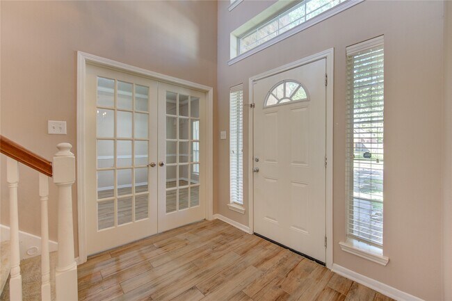 Foto del edificio - 7323 Sunset Bend Ln