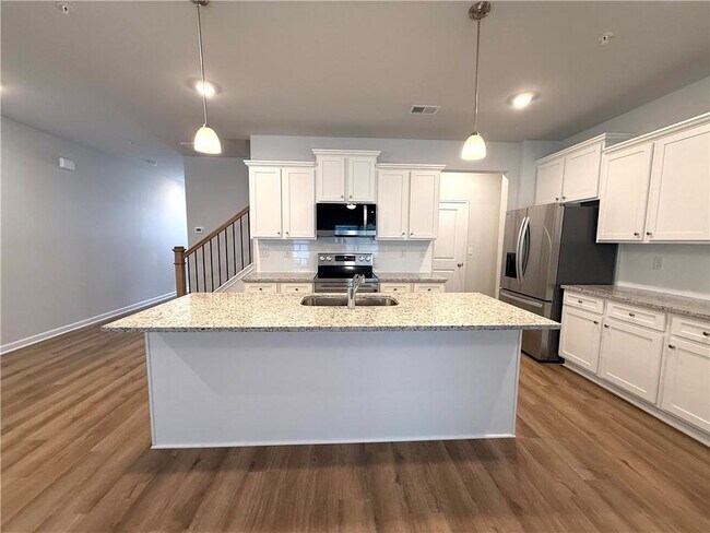 Foto del edificio - 401 Lanier Cir