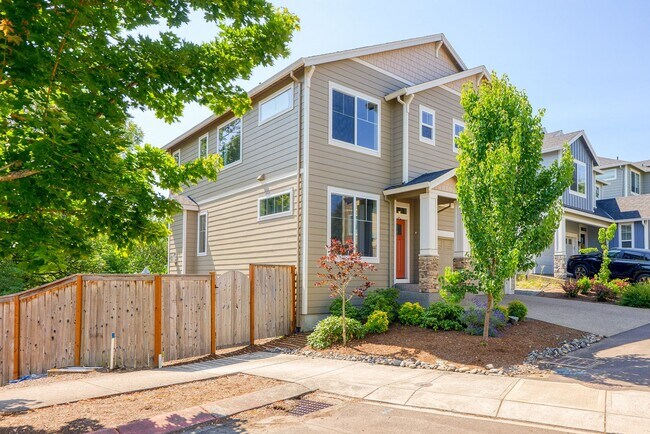 Foto del edificio - Gorgeous 3 BD* 2.5 BA* Corner Lot Single F...