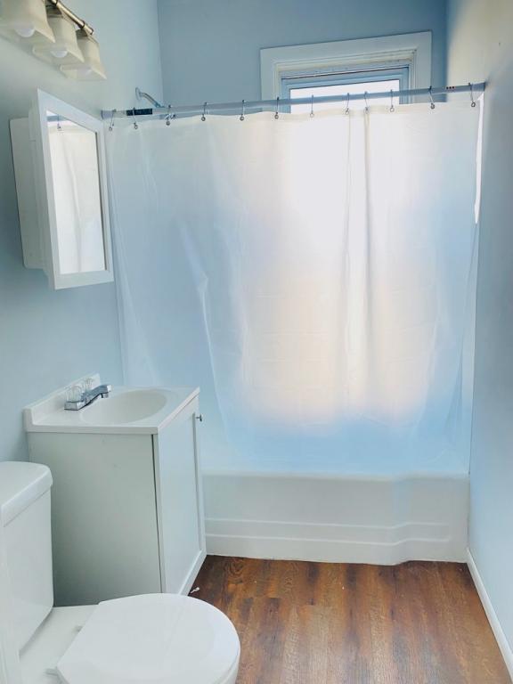 Foto del edificio - 312 W 9th St.