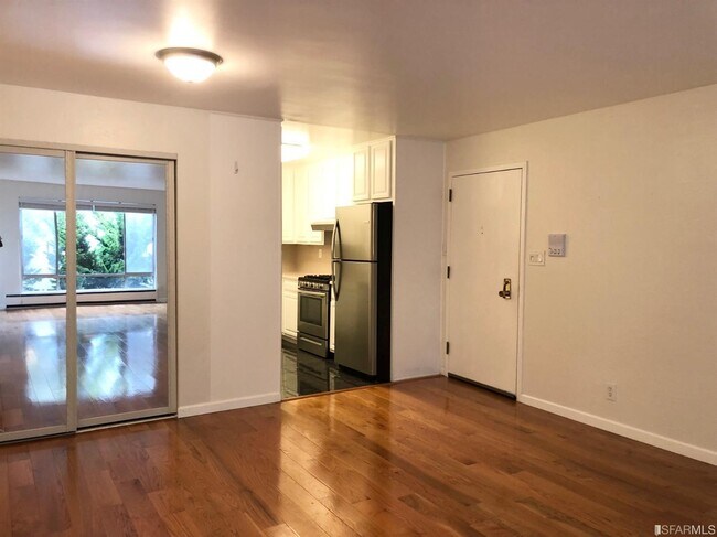 Building Photo - 111 Corwin St