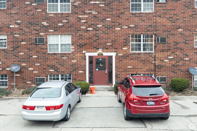 Building Entrance - Meadow View Apartments