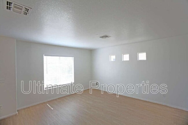 Photo - 8310 W Watkins St House