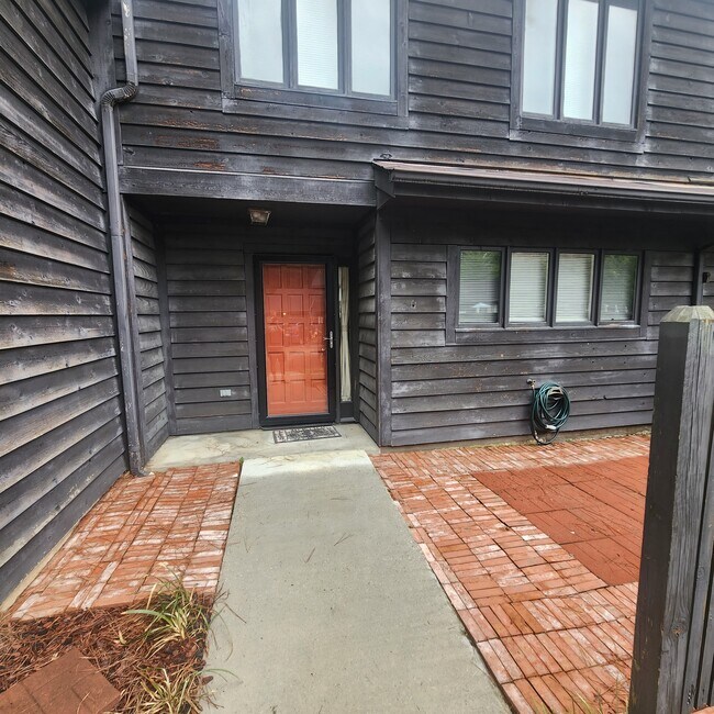 Building Photo - 803 Crawford Creek