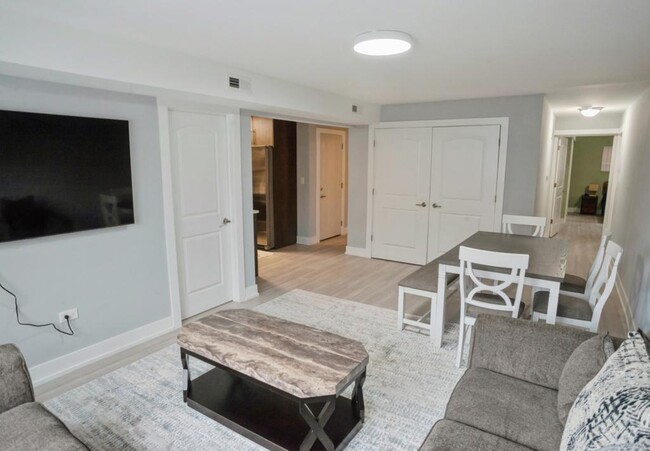 Foto del edificio - 8423 W Oak Ave