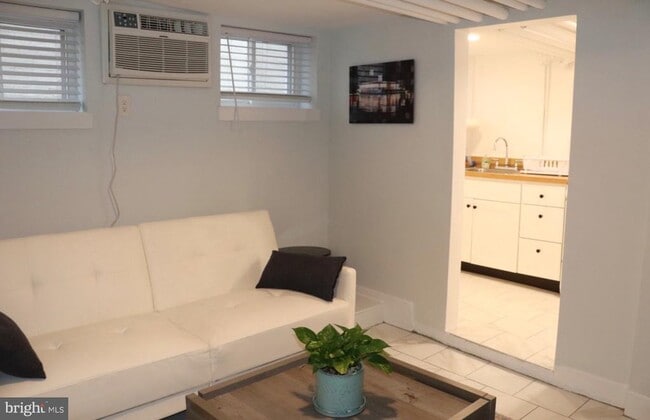 Foto del edificio - 2121 N St NW