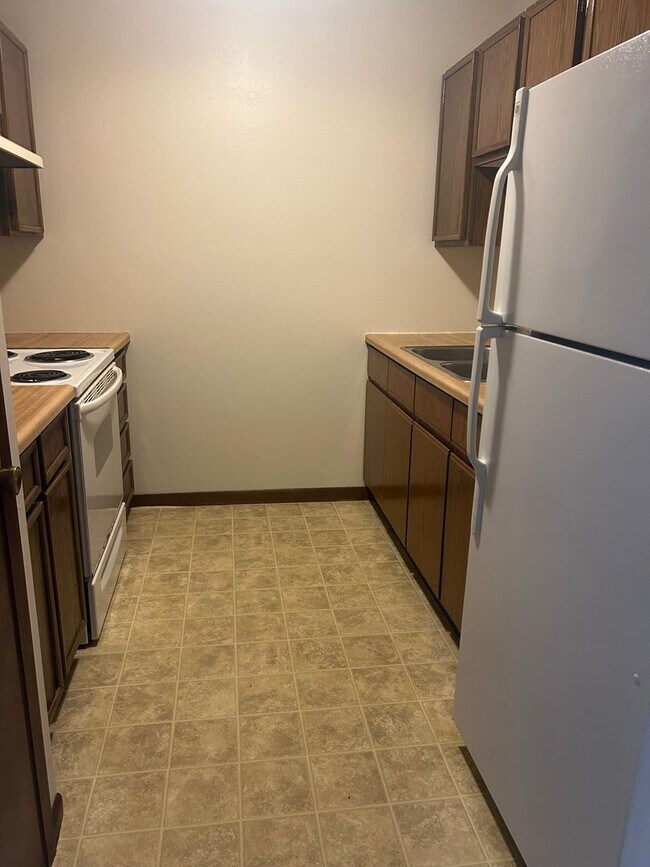 Foto del edificio - 3455 E Court St