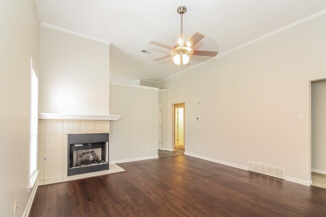 Building Photo - 8696 Eagle View Dr